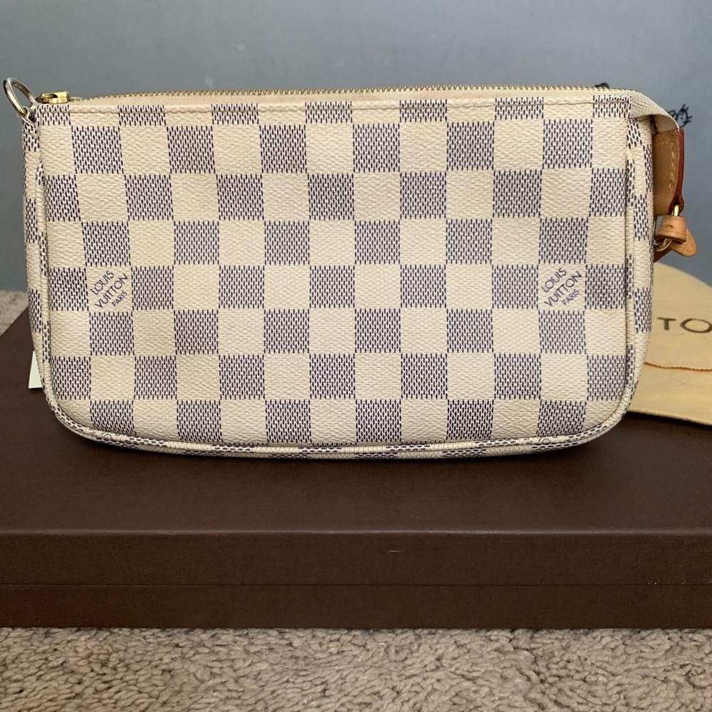 ***SOLD*** Louis Vuitton Pochette Accessories